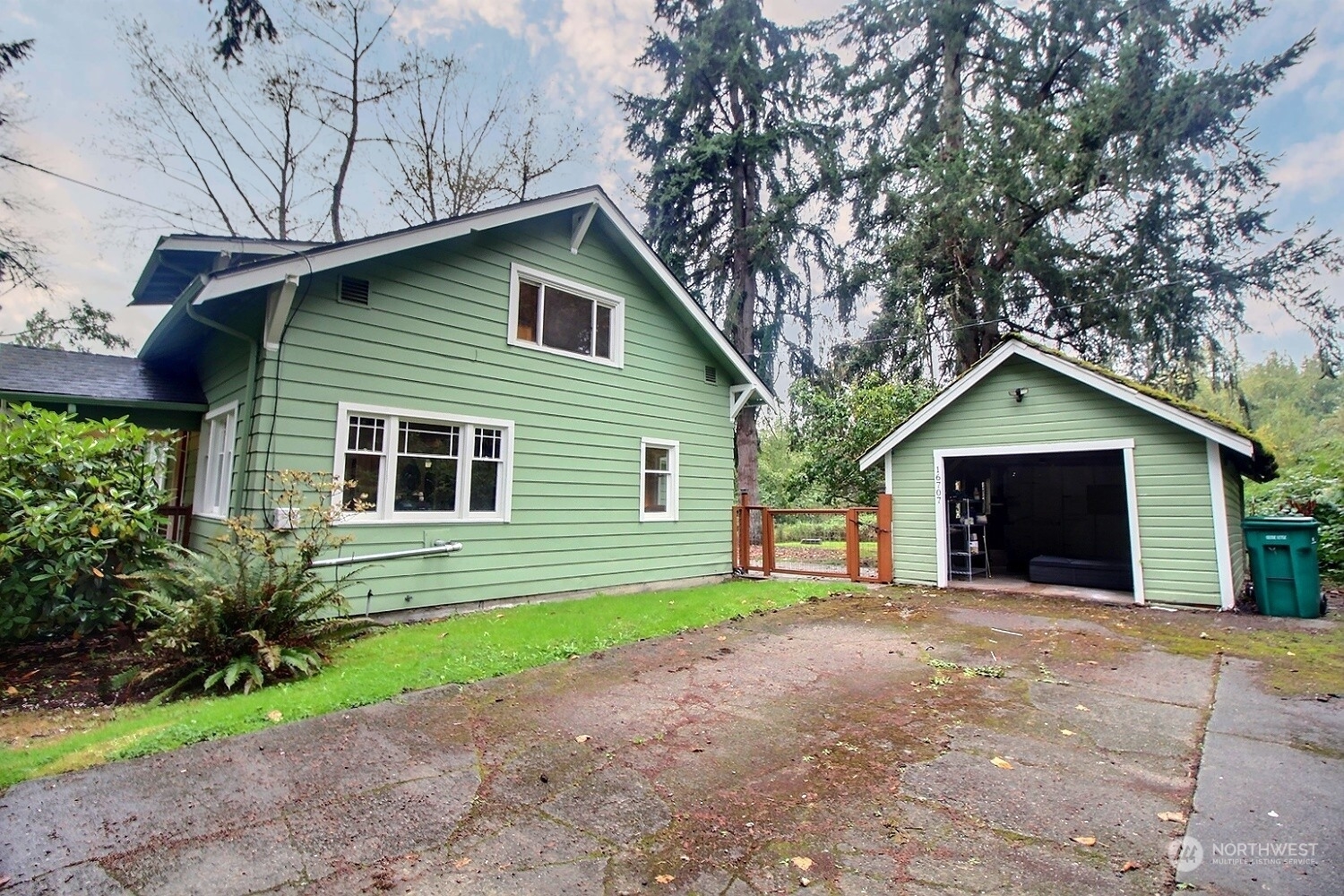 Property Photo:  16707  Butler Road  WA 98290 