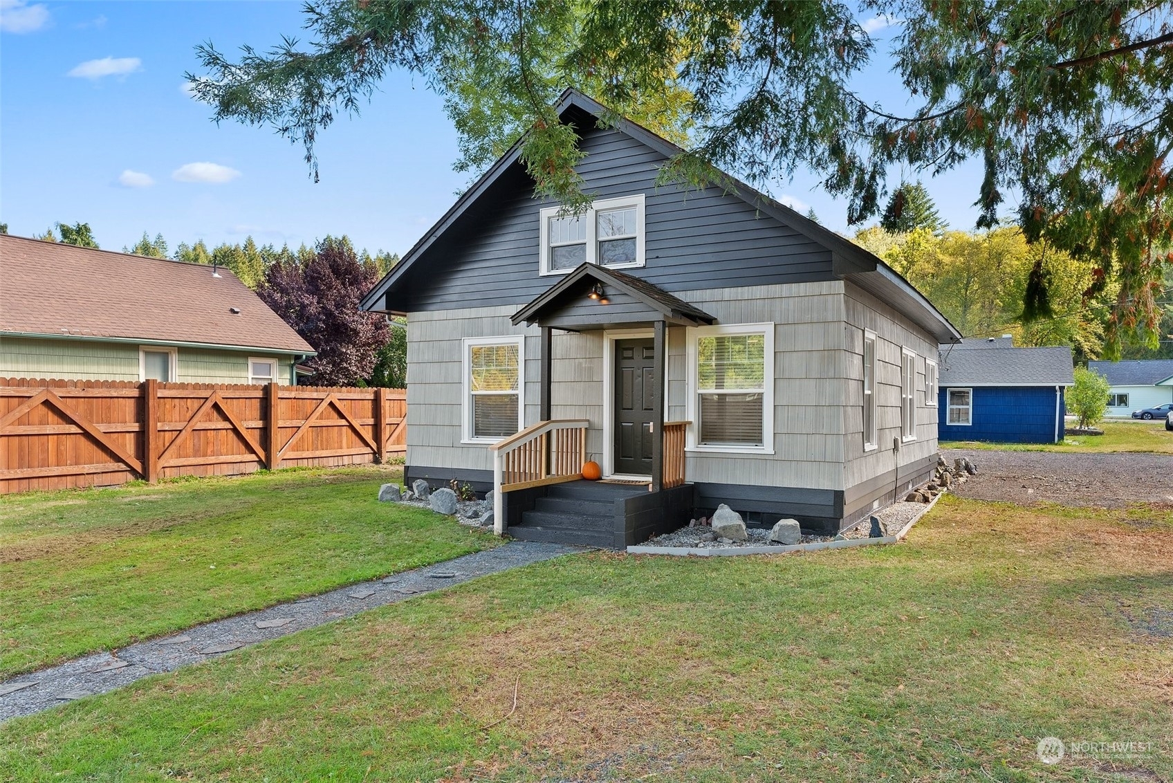 Property Photo:  810 SE Front Street  WA 98596 