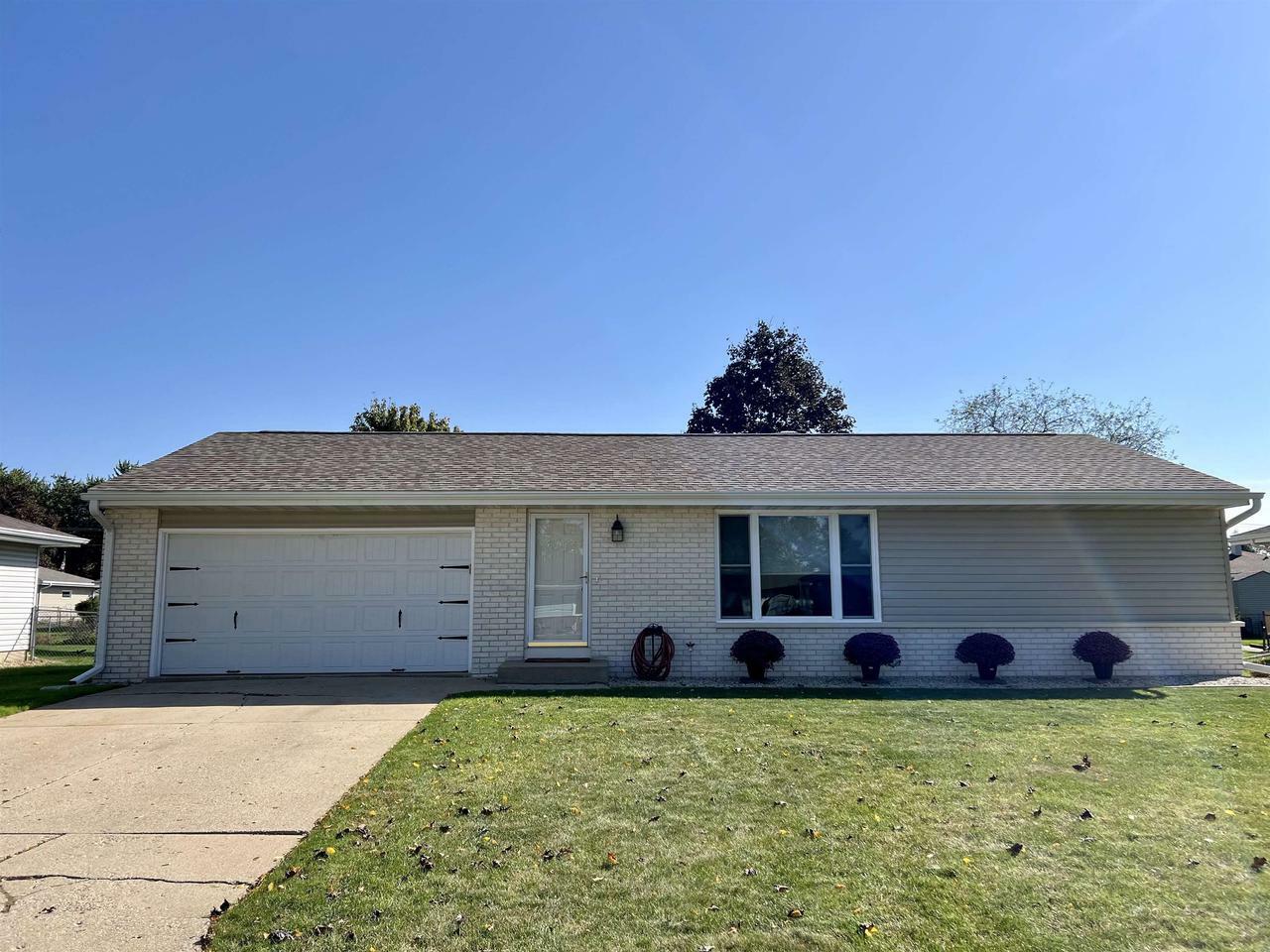 Property Photo:  2217 Commons Avenue  WI 53546 