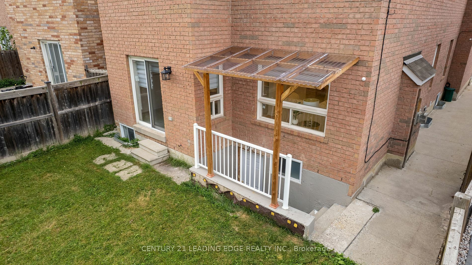 Property Photo:  4289 Guildwood Way Lower  ON L5R 0A7 