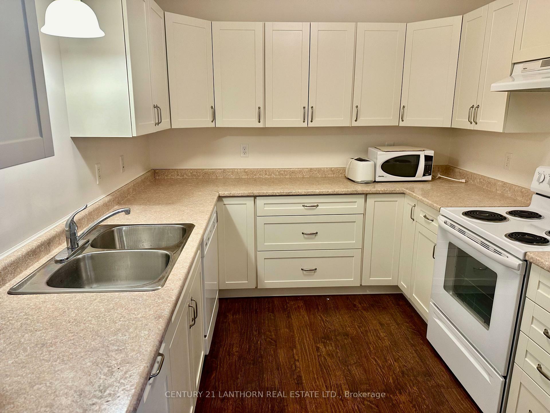 Property Photo: 494 Metcalf Street 3 ON K0K 3J0