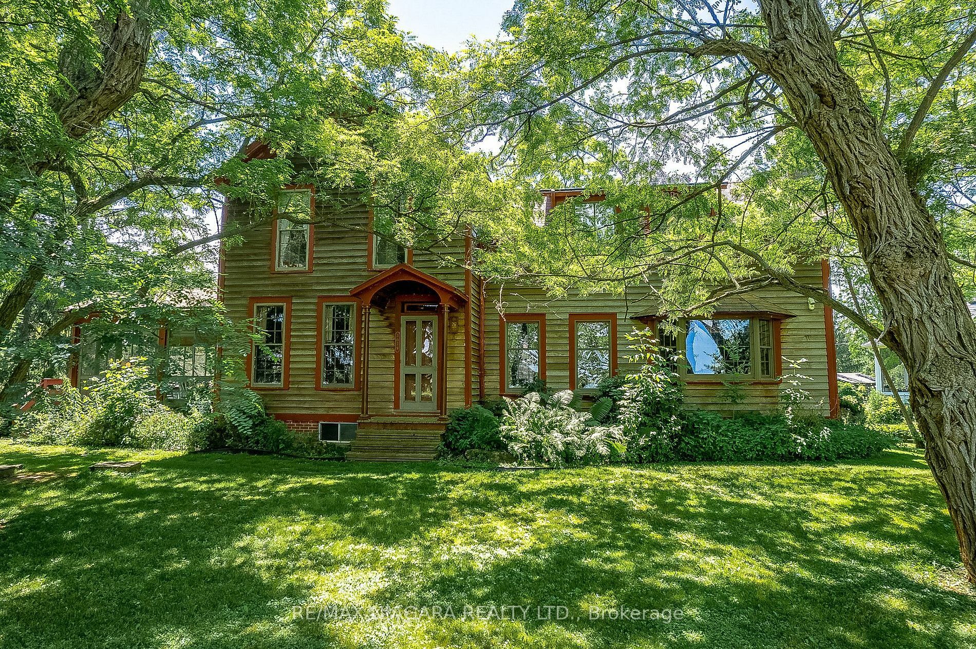 Property Photo: 3079 Niagara Parkway ON L2A 5M4