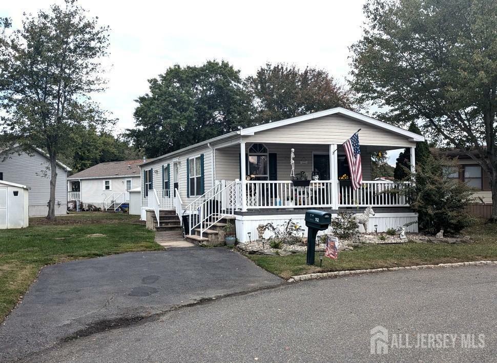 Property Photo:  112 Allen Court  NJ 08884 