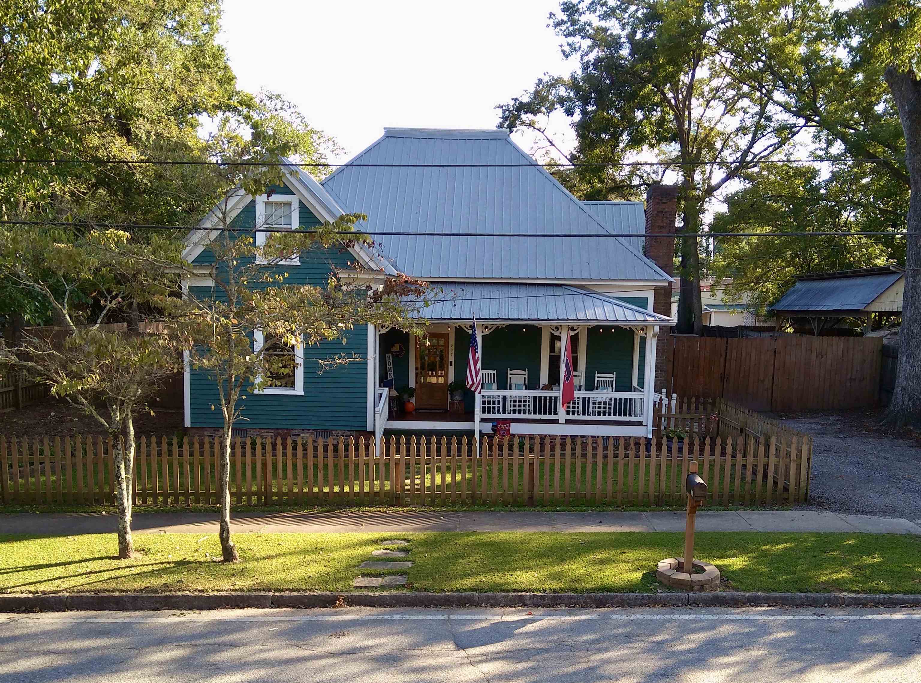 Property Photo:  207 E Greene Street  GA 30642 