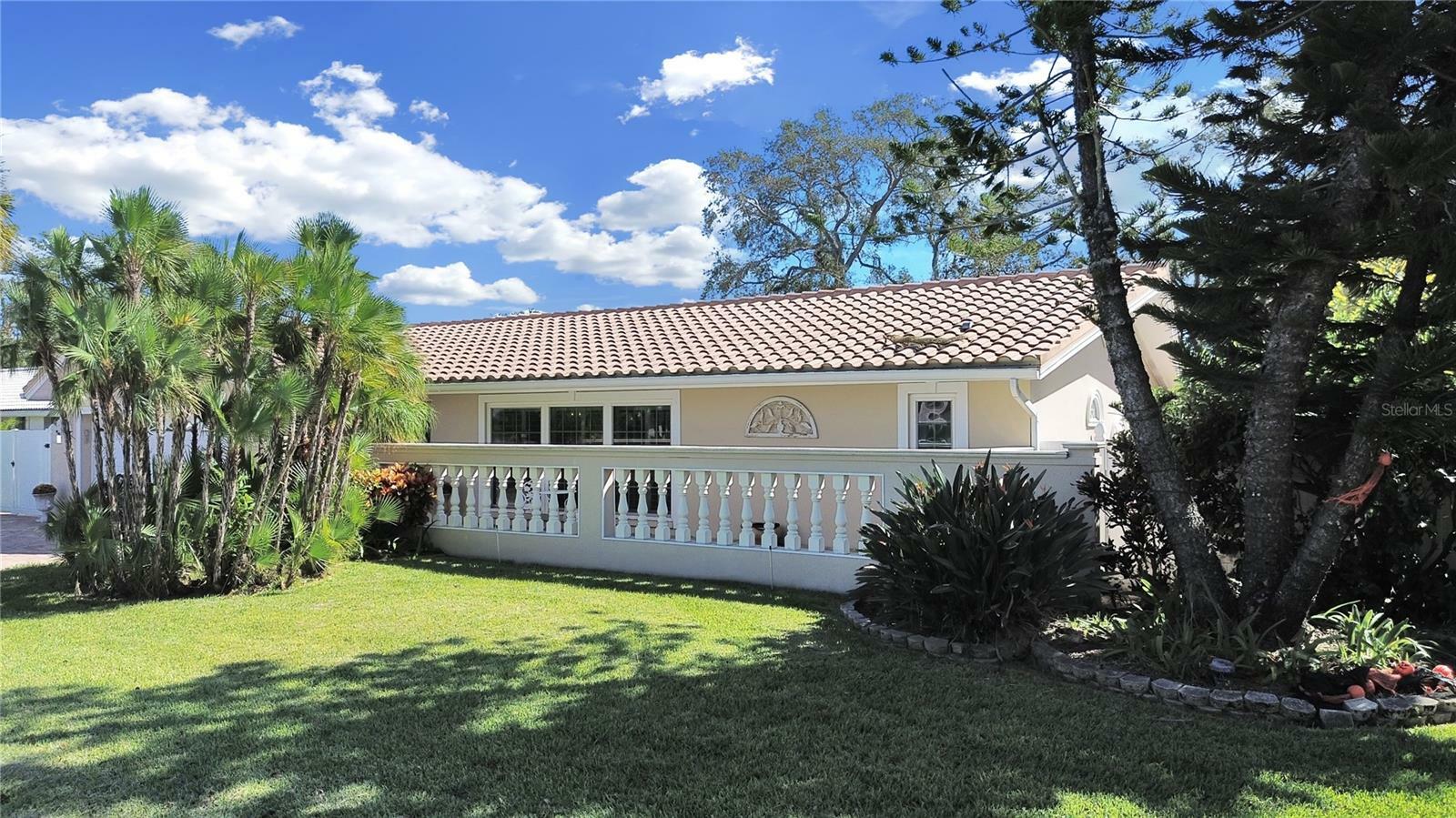 Property Photo:  1001 McLean Street  FL 34698 