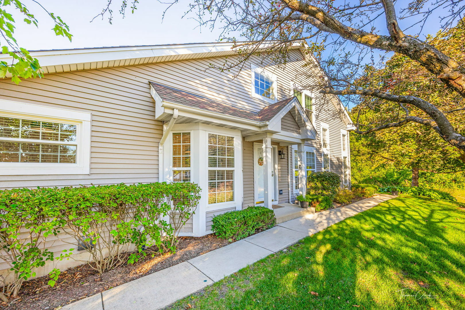 Property Photo:  943 Willow Street  IL 60143 