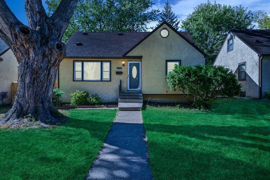 Property Photo:  4905 Upton Avenue N  MN 55430 