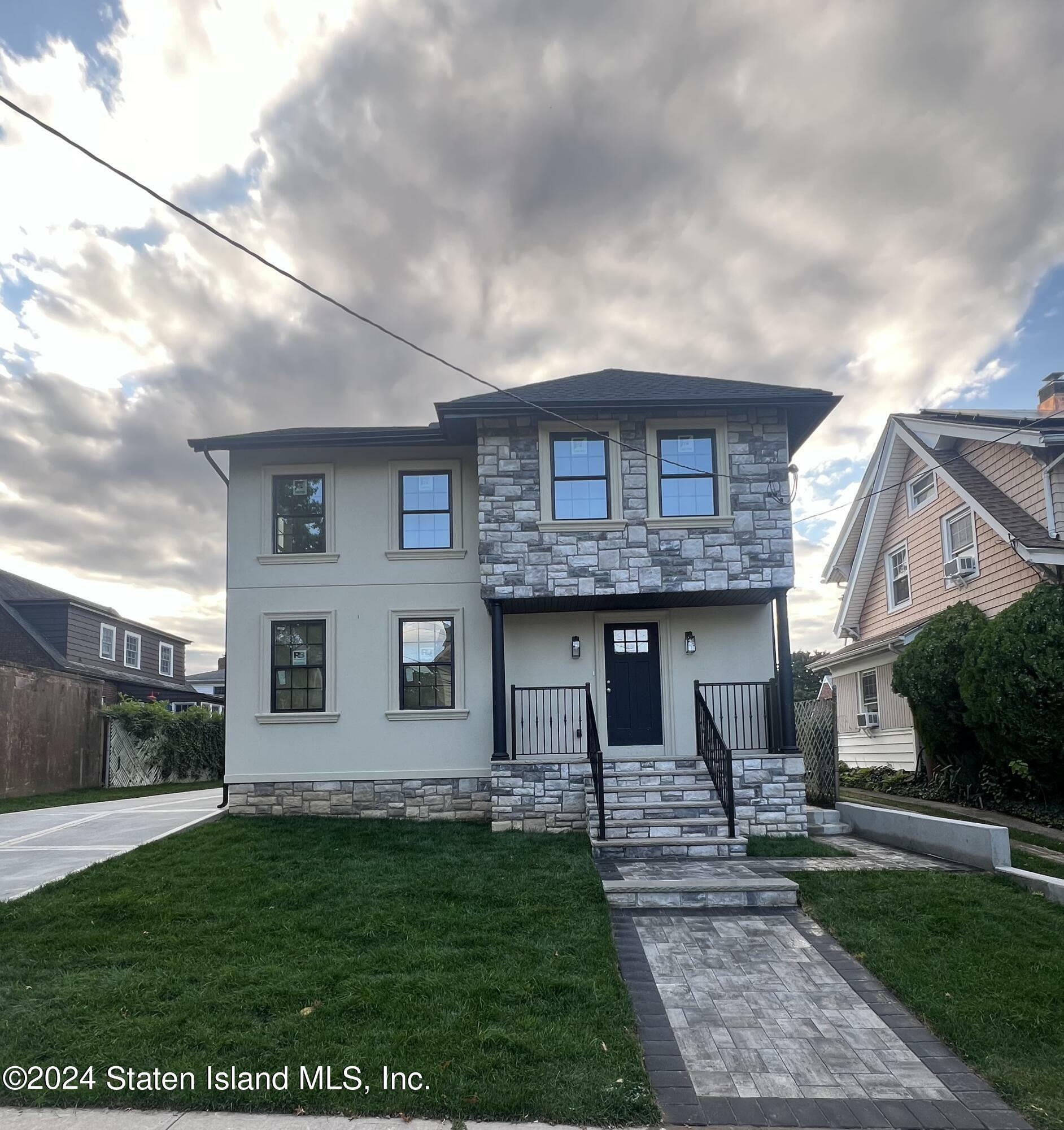 572 Davis Avenue  Staten Island NY 10310 photo