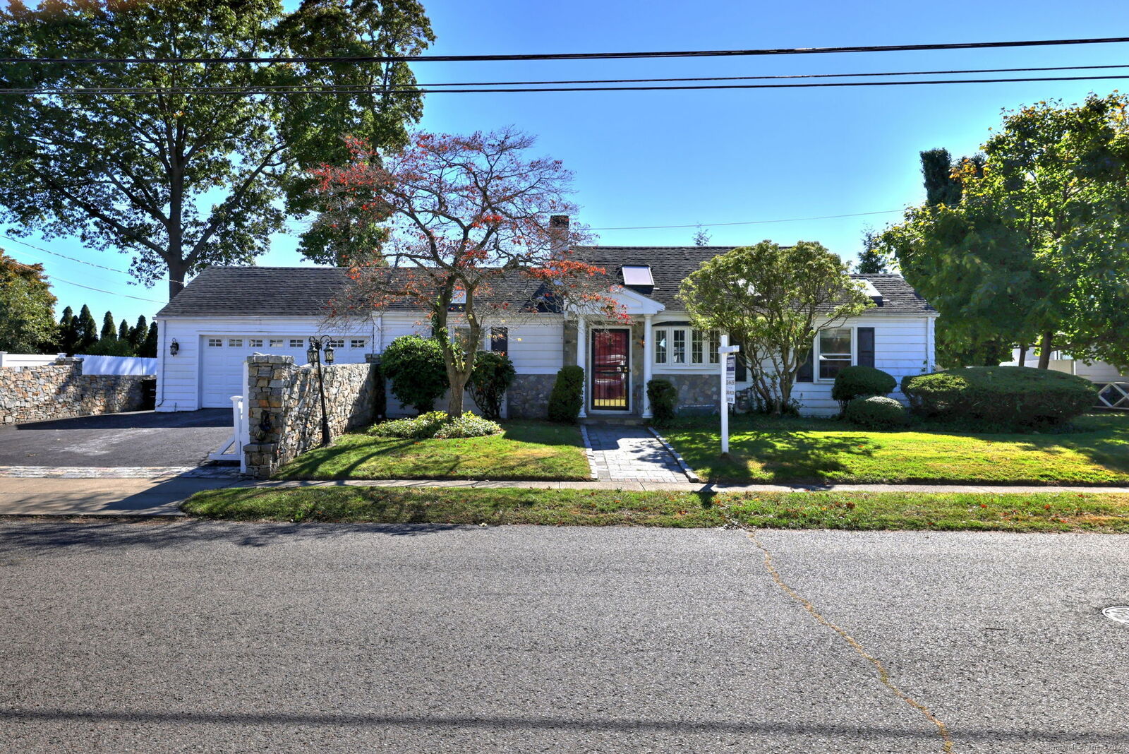 Property Photo:  39 Commodore Place  CT 06460 