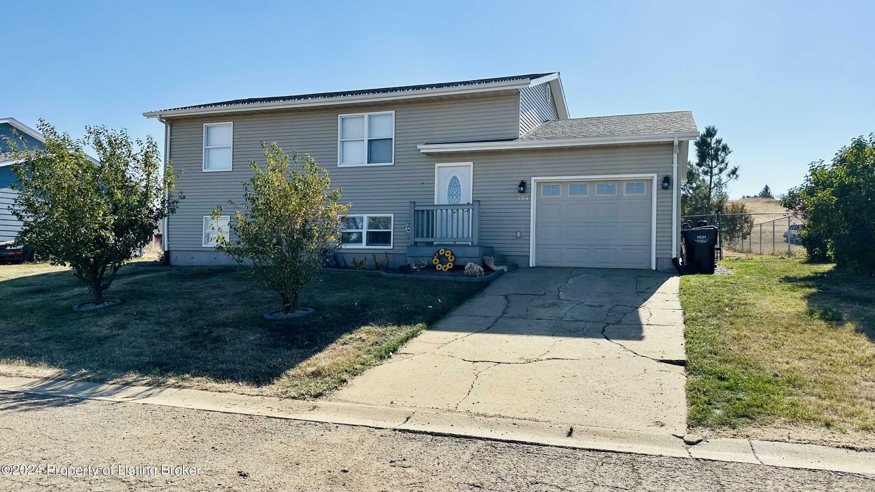 Property Photo:  404 3rd Street SE  ND 58622 