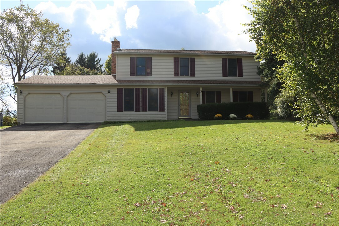 Property Photo:  7 Rolling Hill Drive  NY 14450 