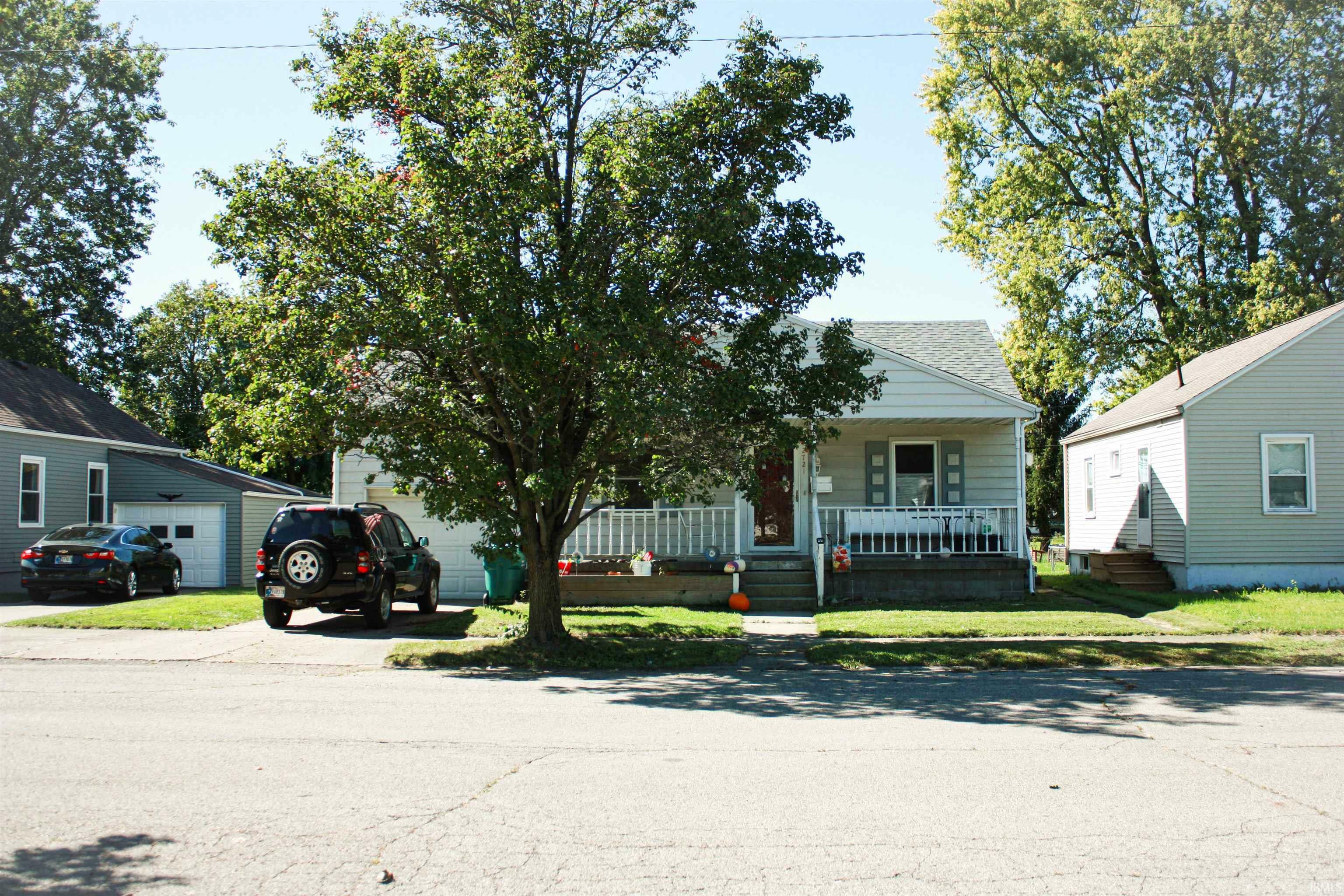 Property Photo:  2721 Sunnyside Avenue  IN 47362-2031 