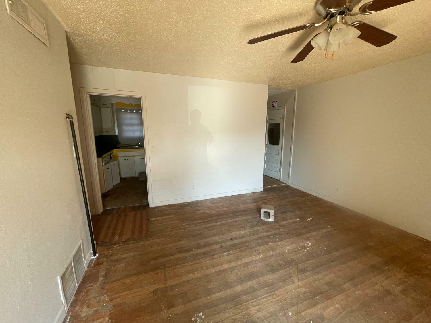 Property Photo:  1205 Ave M  TX 79357 