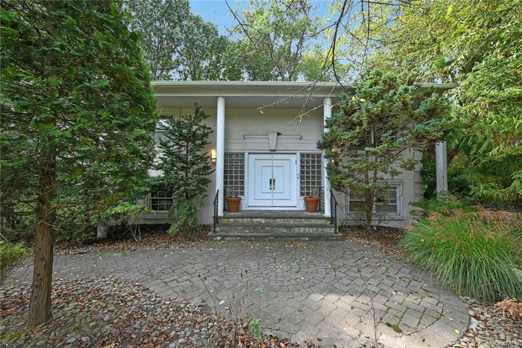 Property Photo:  75 Minuteman Circle  NY 10962 