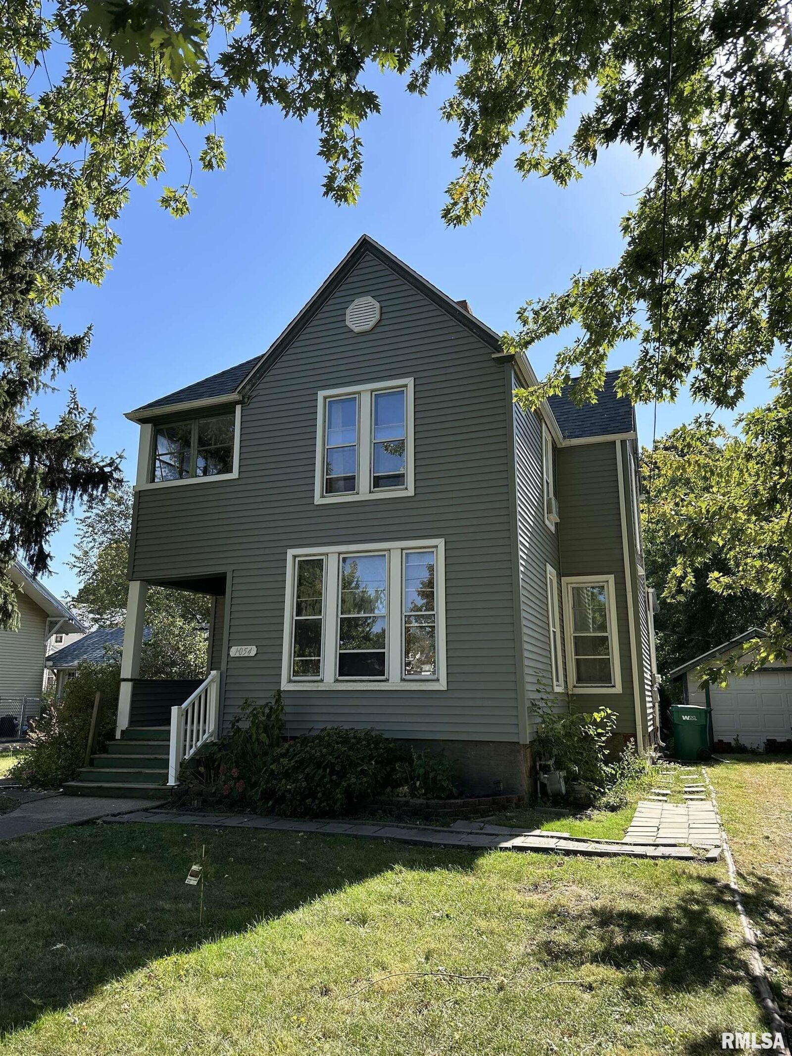 Property Photo: 1054 E Brooks Street IL 61401