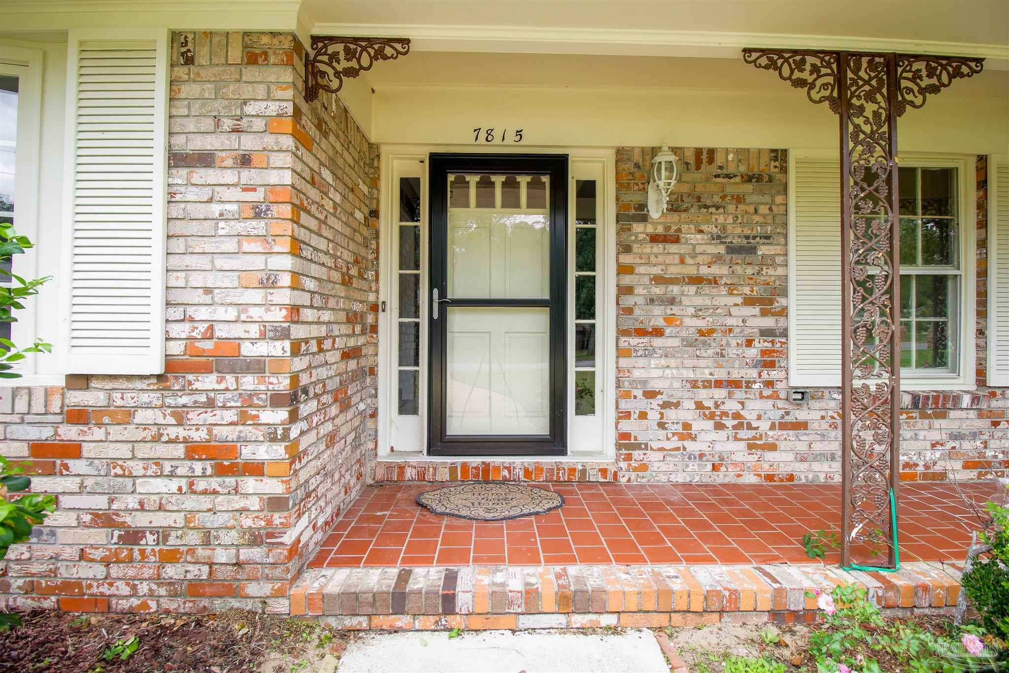 Property Photo:  7815 Lancelot Dr  FL 32514 