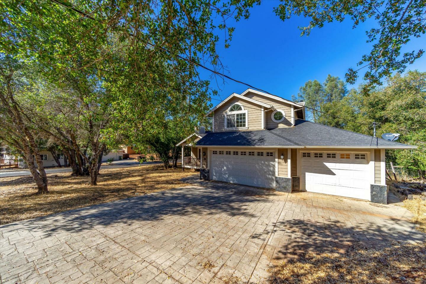 Property Photo:  2404 Harness Drive  CA 94567 