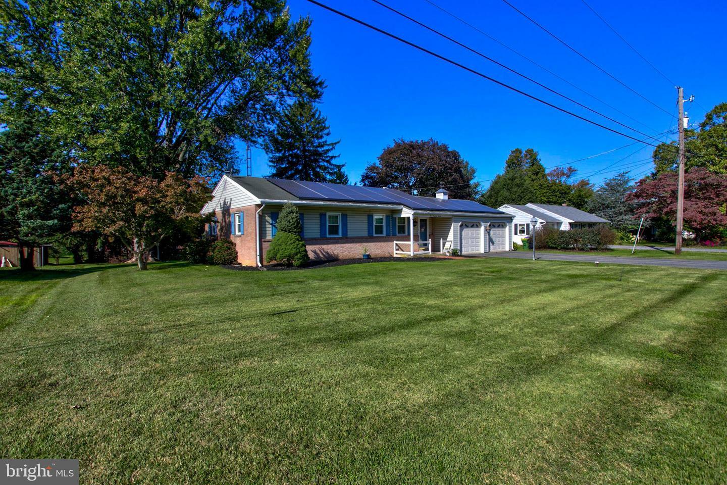 Property Photo:  316 Homecrest Drive  PA 17584 