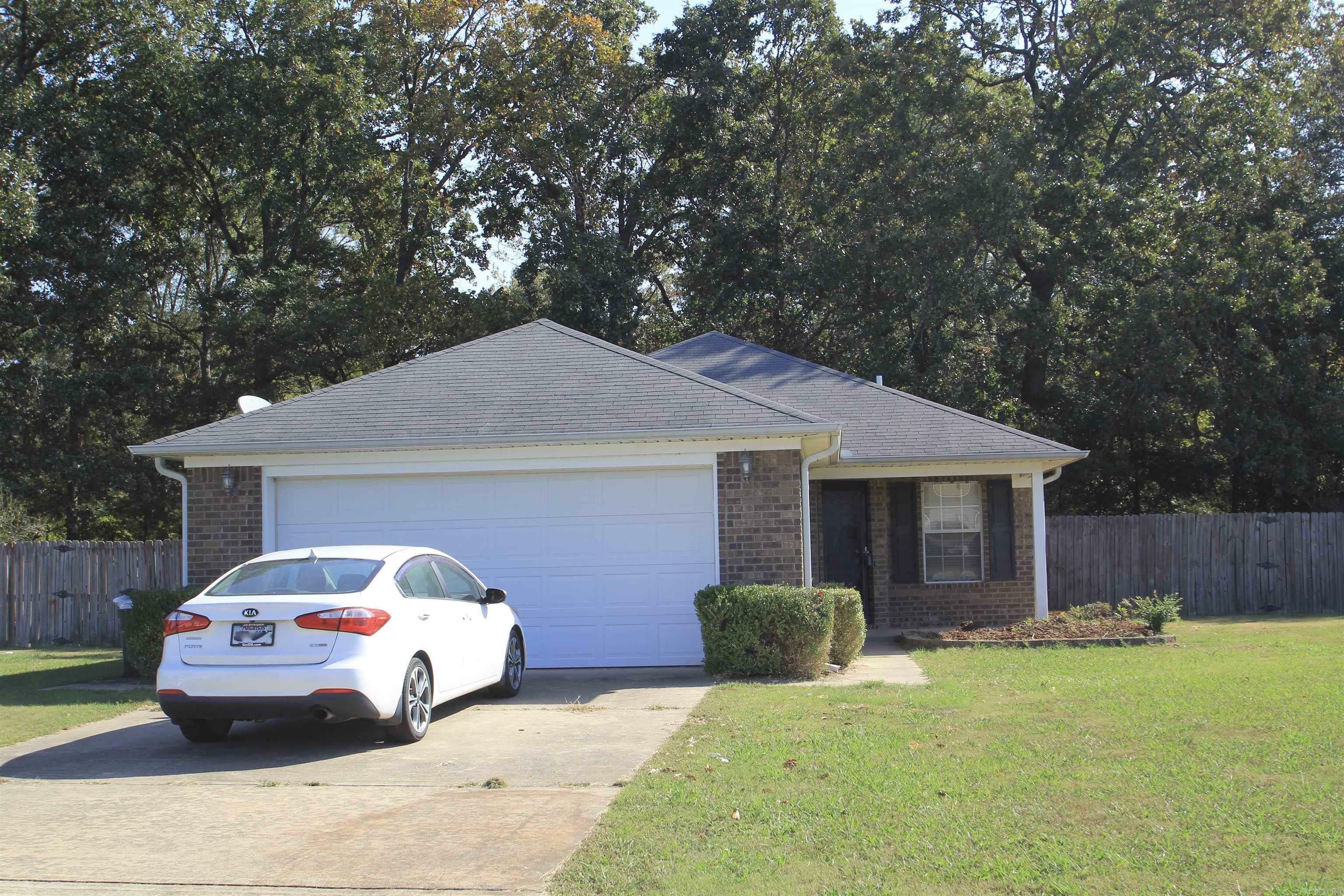 Property Photo:  300 Shenandoah Drive  AR 72032-8773 