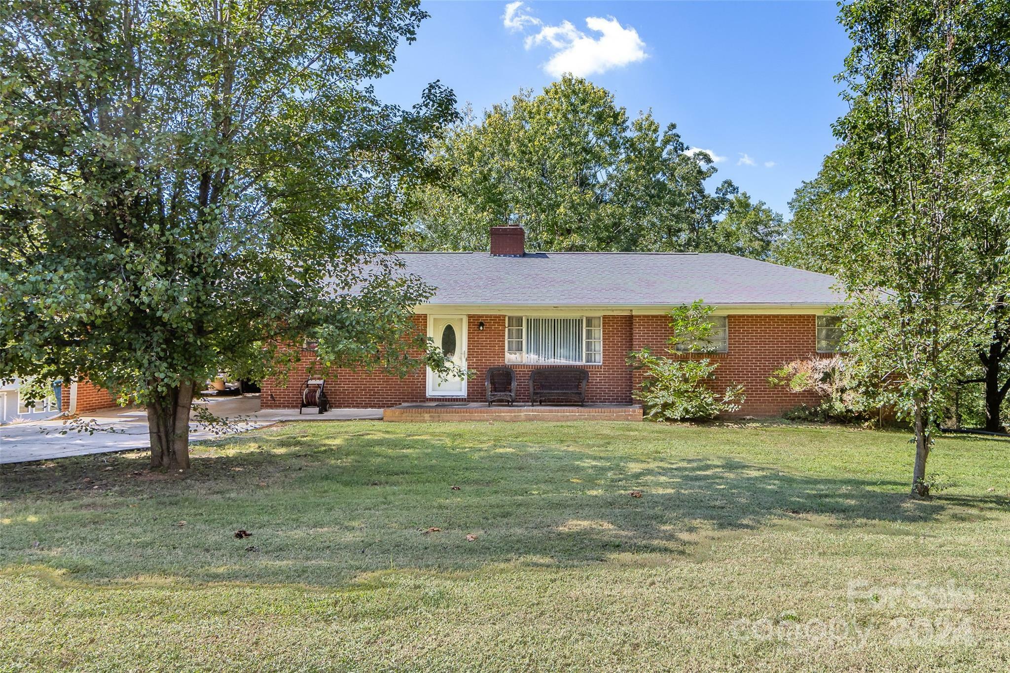 Property Photo:  506 Newsome Road  NC 28146 