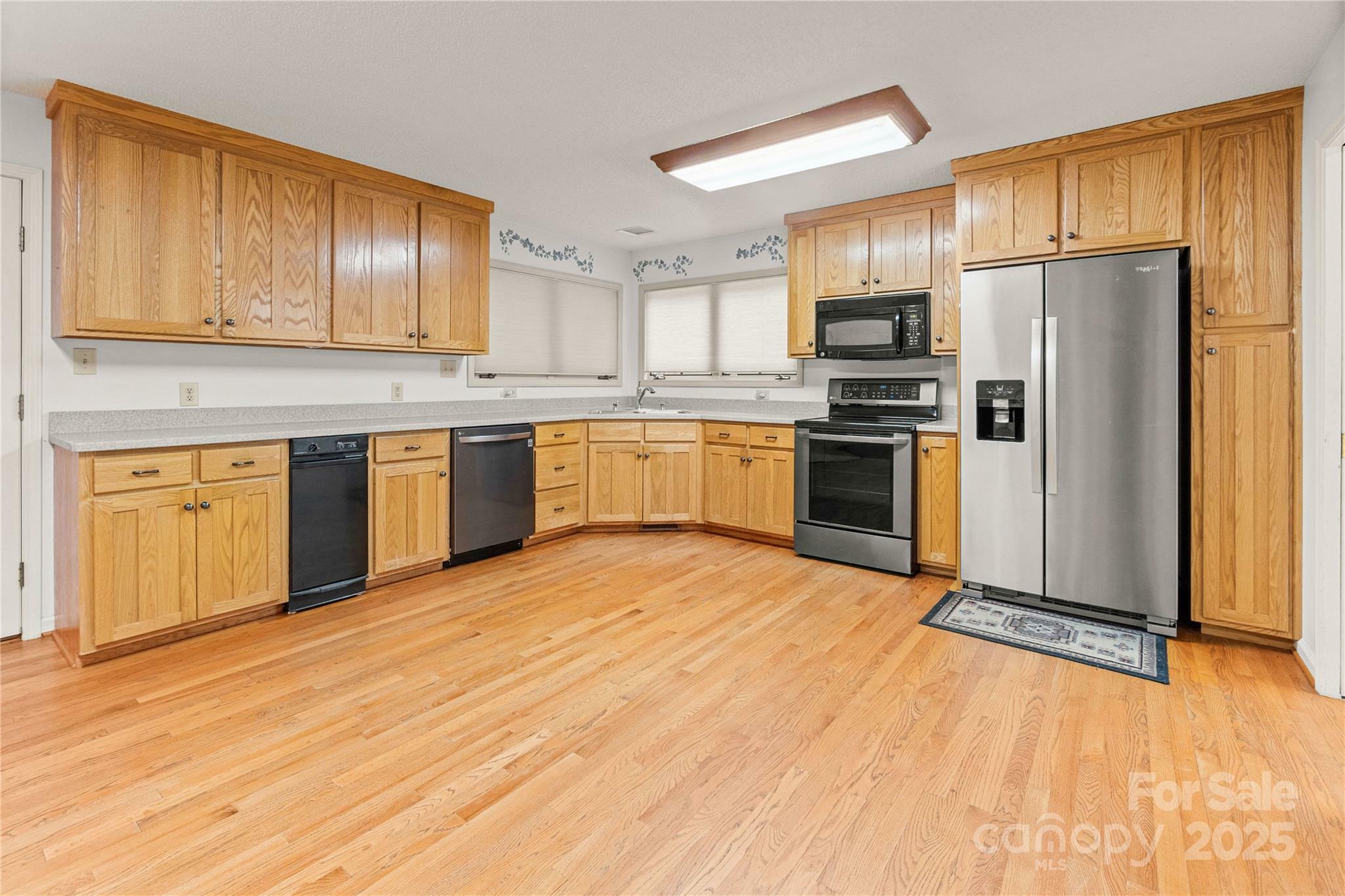 Property Photo: 2066 Waterford Way NC 28655
