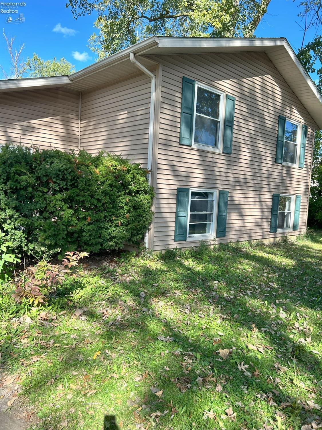 Property Photo: 3152 Elyria Avenue OH 44089