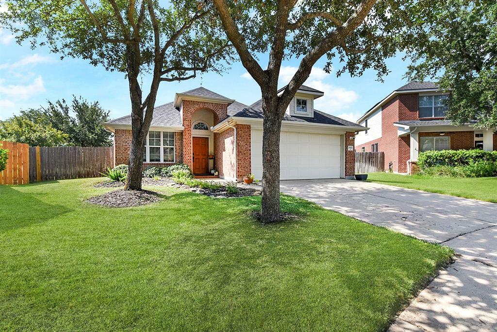 Property Photo:  2802 Chalet Knolls Lane  TX 77494 