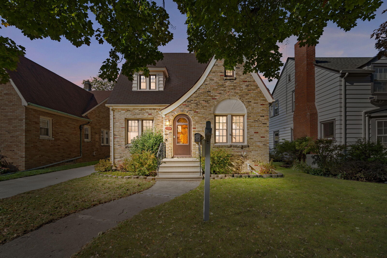 Property Photo:  2918 Lasalle St  WI 53402 