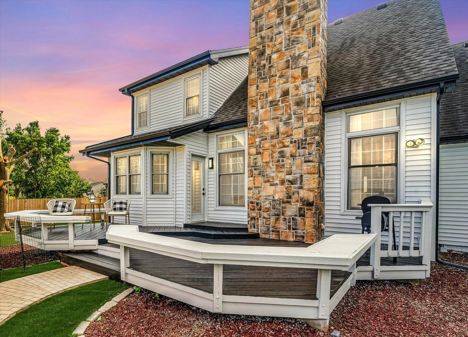 Property Photo: 2501 Woodridge Place IL 61822
