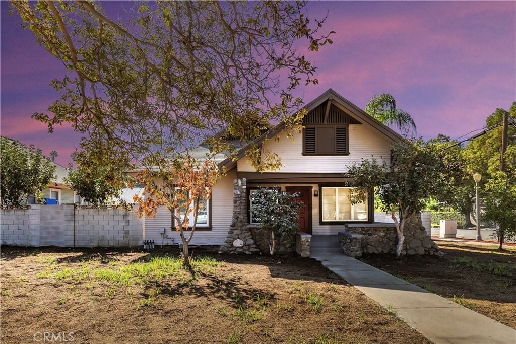 Property Photo:  404 E Kingsley Avenue  CA 91767 