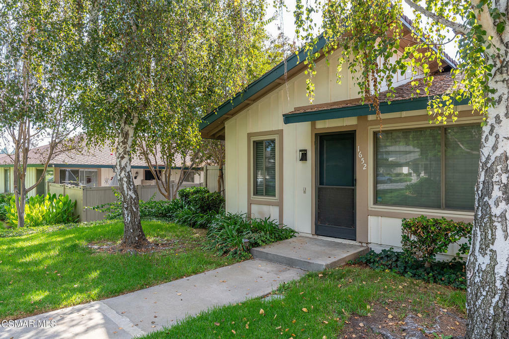 Property Photo:  1652 Orinda Court  CA 91362 