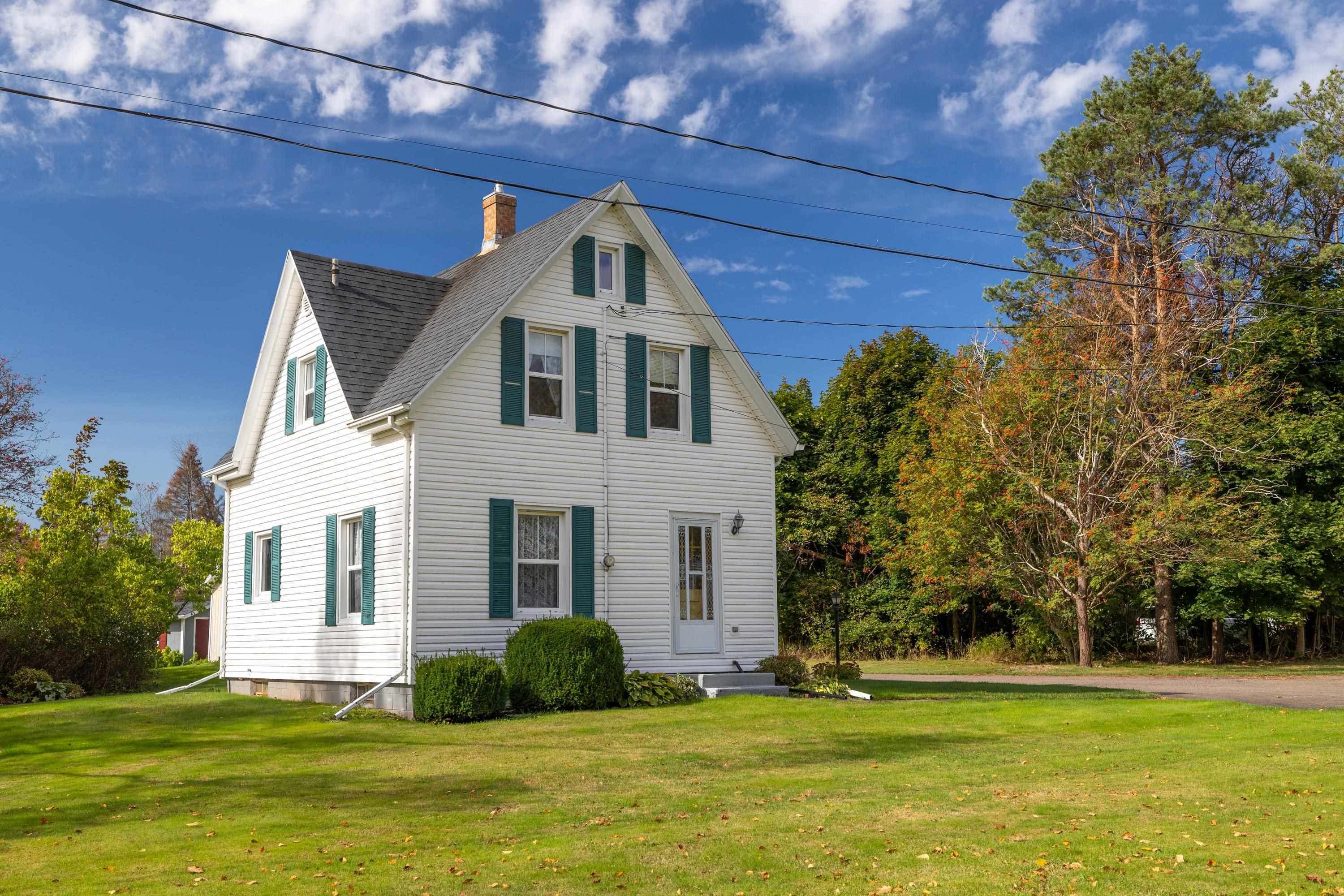 Property Photo:  227 Royalty Road  PE C1E 3E4 