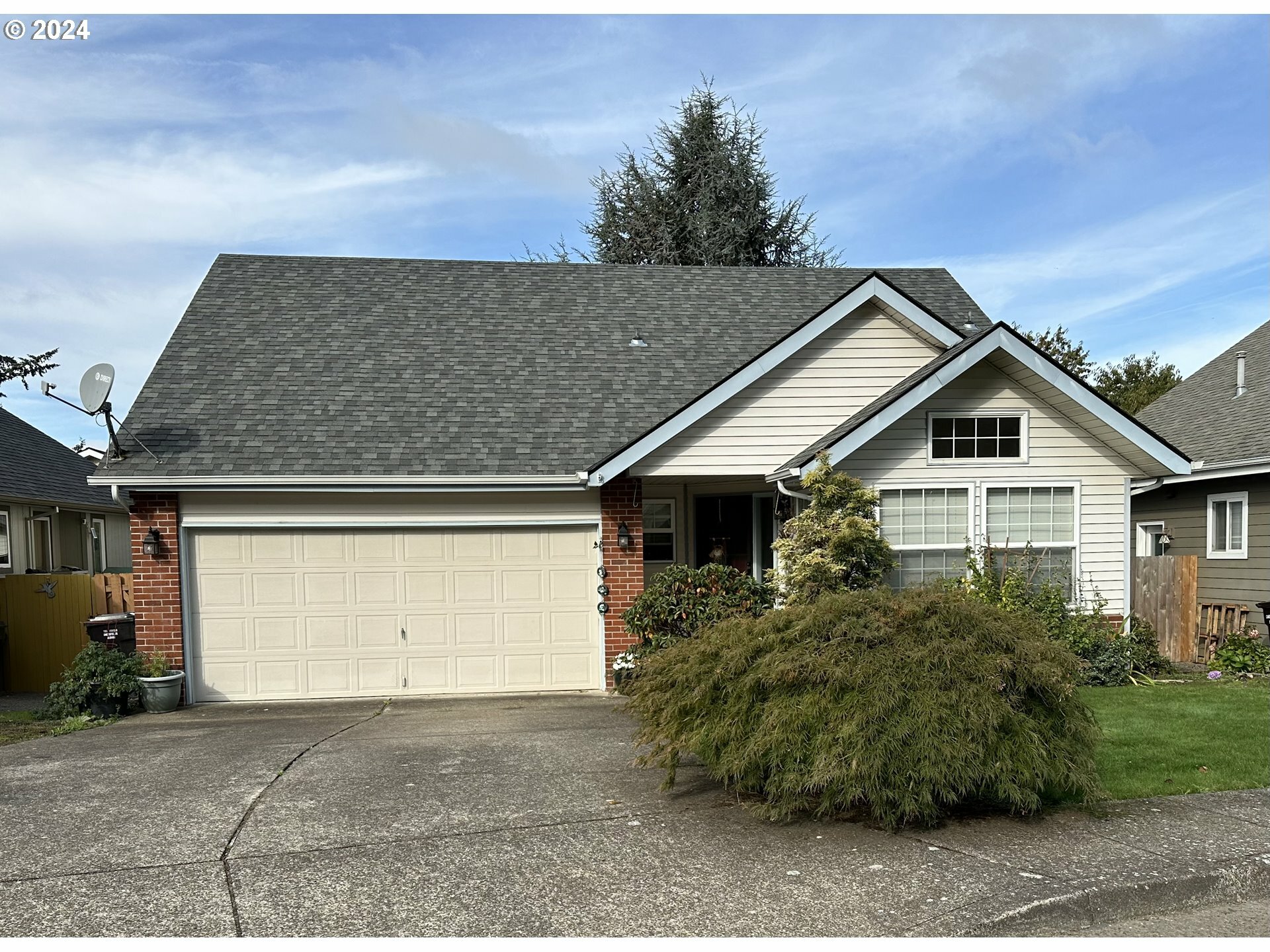 1317 S Cedar Dr  Canby OR 97013 photo