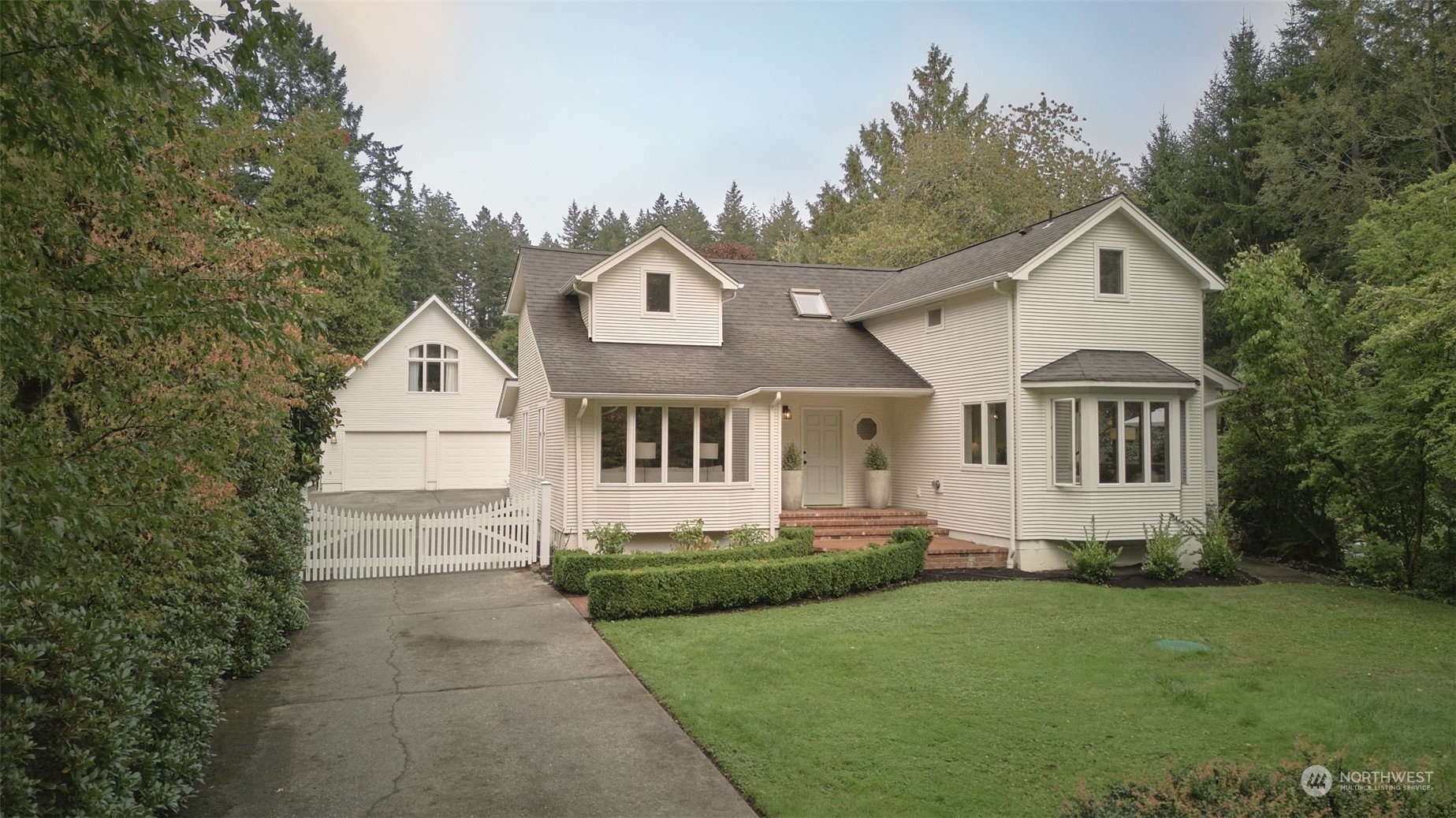 Property Photo:  5990 Battle Point Drive NE  WA 98110 