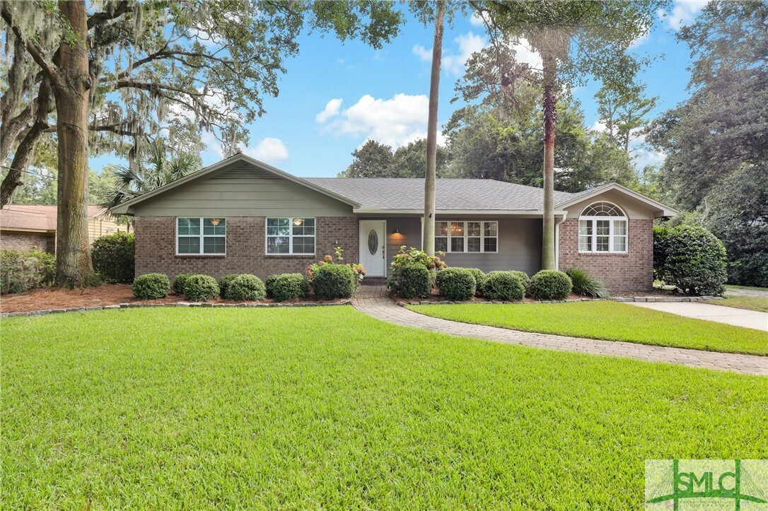 Property Photo:  212 Falligant Avenue  GA 31410 