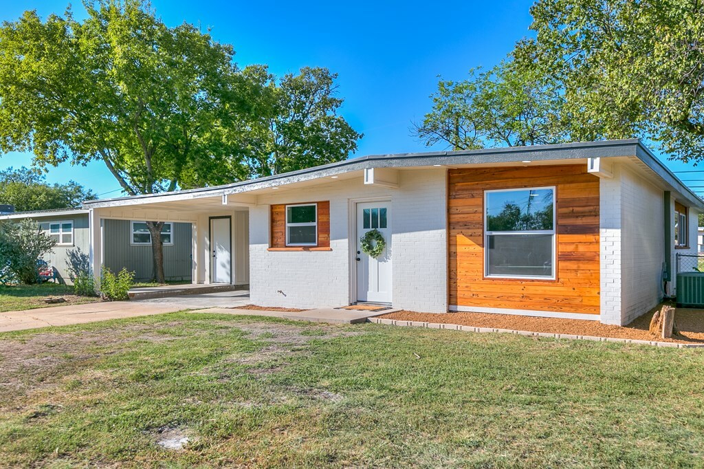 Property Photo:  2730 Southwestern Ave  TX 76904 