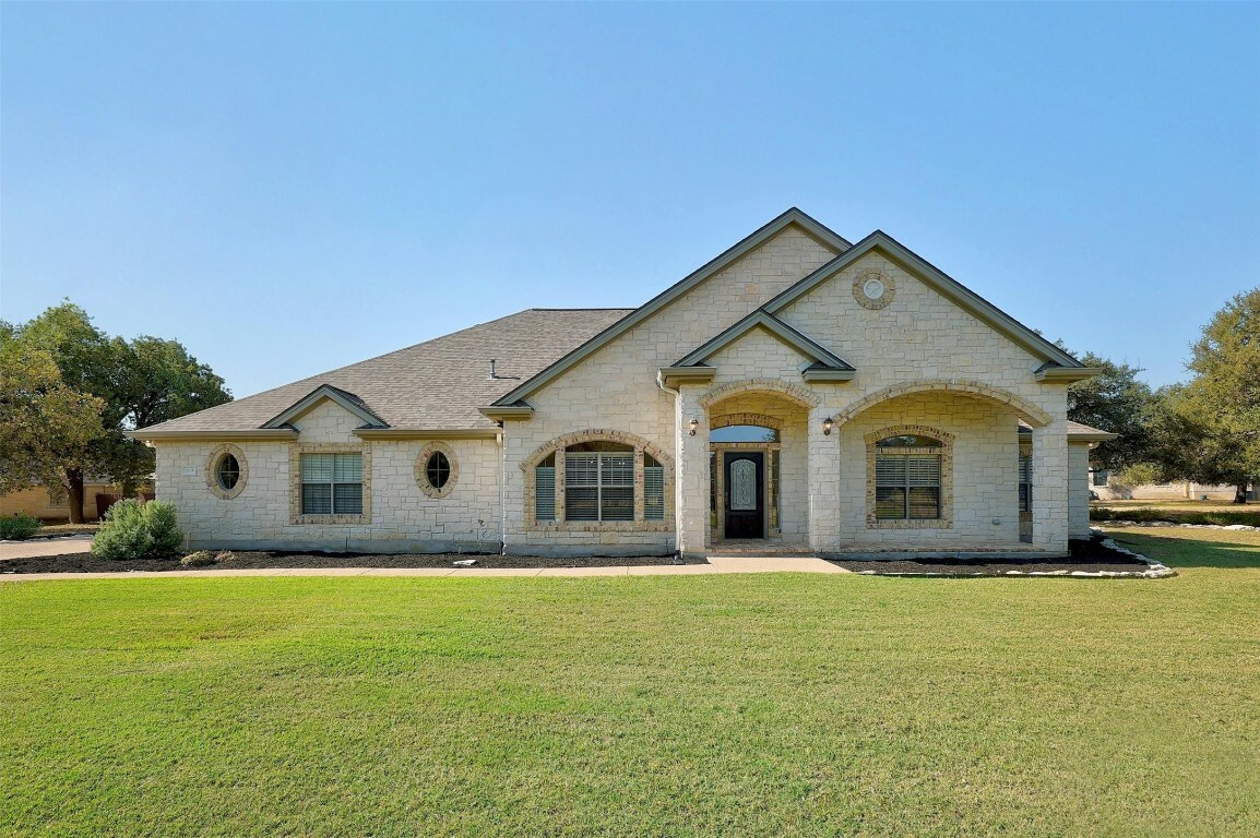 Property Photo:  209 Starlight Trail  TX 78633 