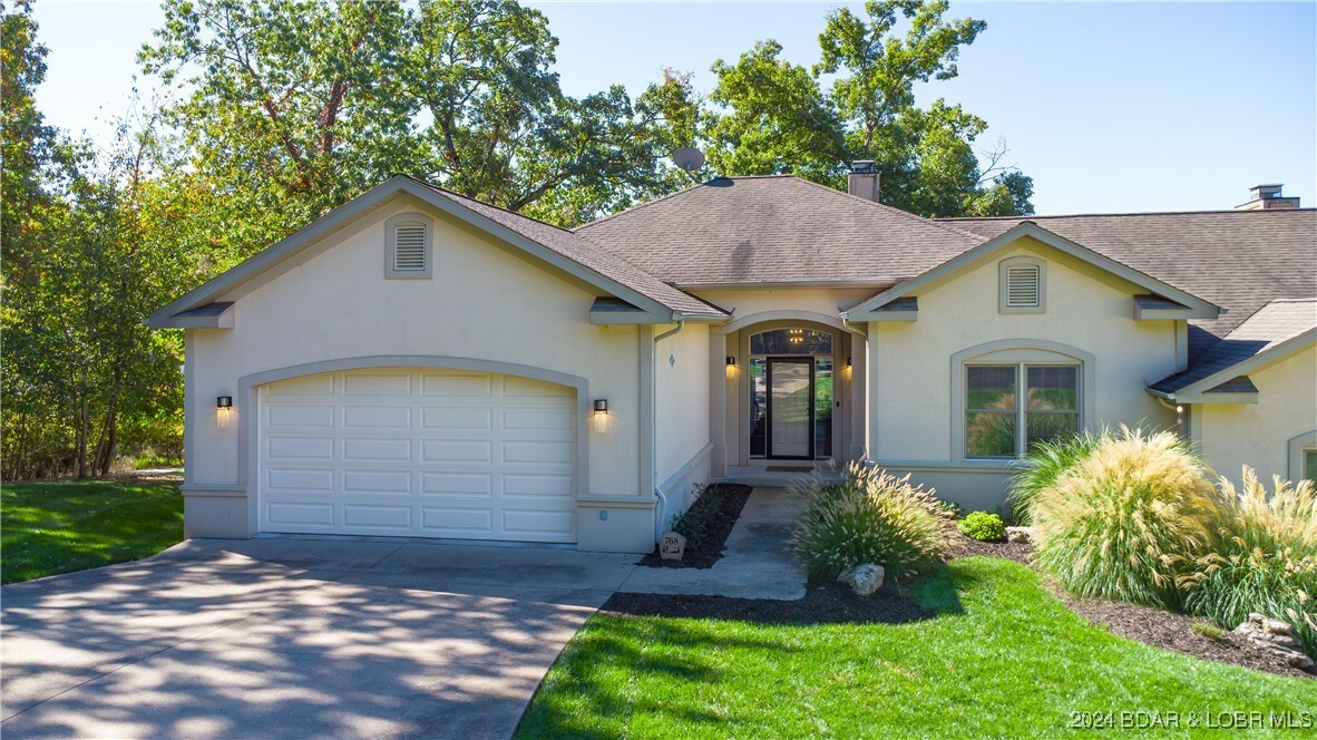 Property Photo:  768 Resplander Way  MO 65079 