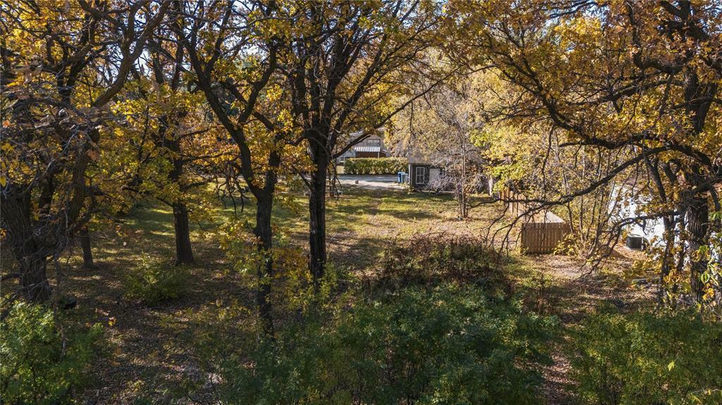 Property Photo: 20823 Burton Avenue MB R2E 0J8