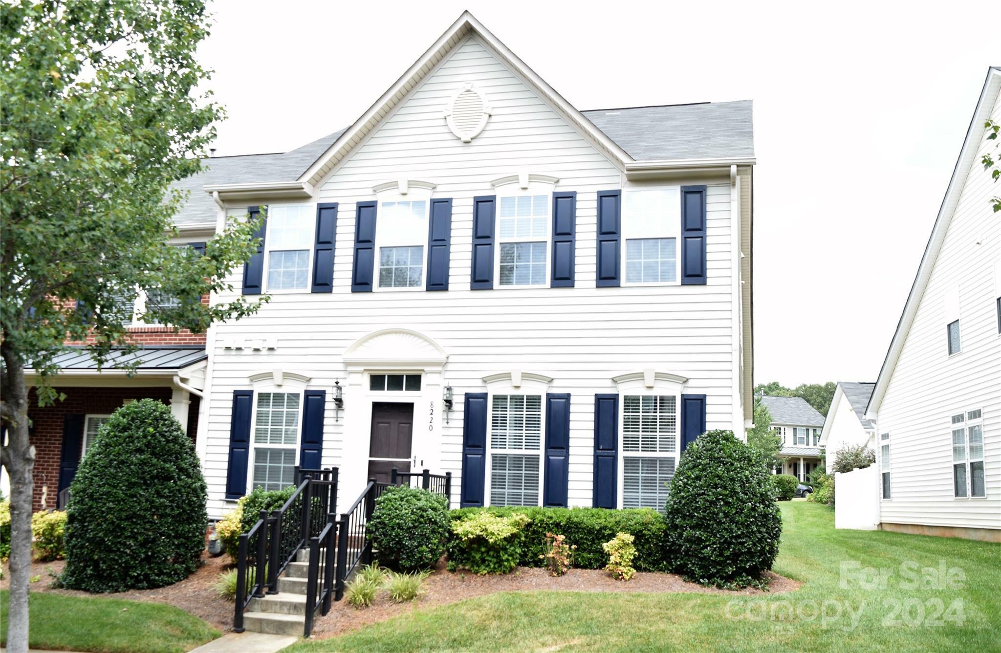 Property Photo:  8220 Bridgegate Drive  NC 28078 