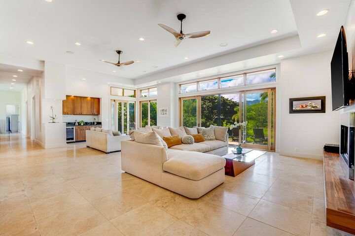 Property Photo: 5792 Kahiliholo Rd HI 96754