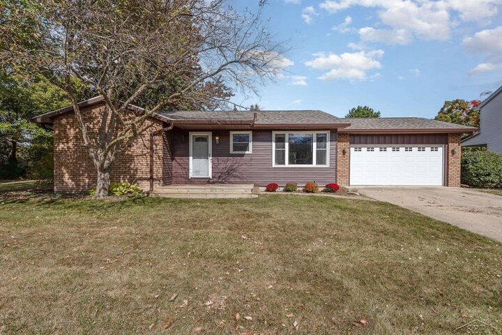 5732 Willowbrook Drive  Saginaw MI 48638 photo