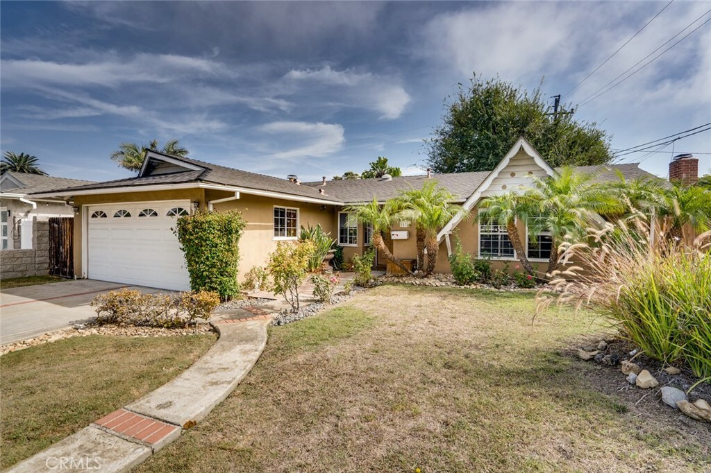 Property Photo:  16242 Fairway Lane  CA 92649 