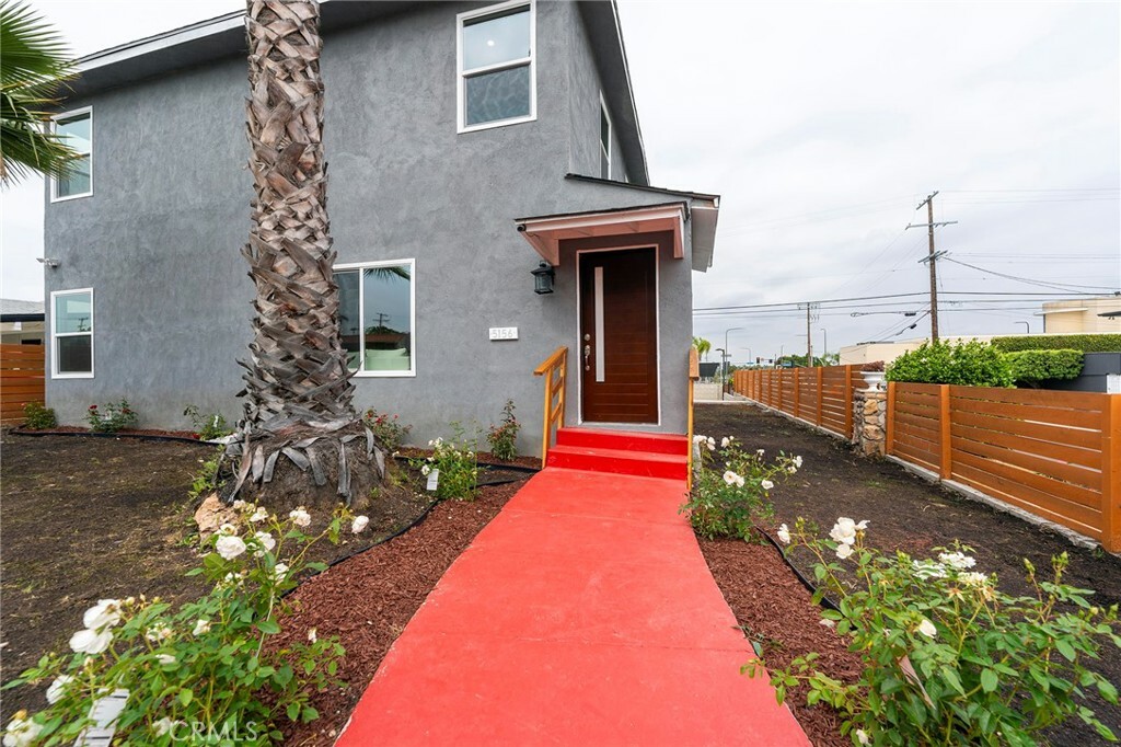 Property Photo:  5156 S Victoria Avenue  CA 90043 