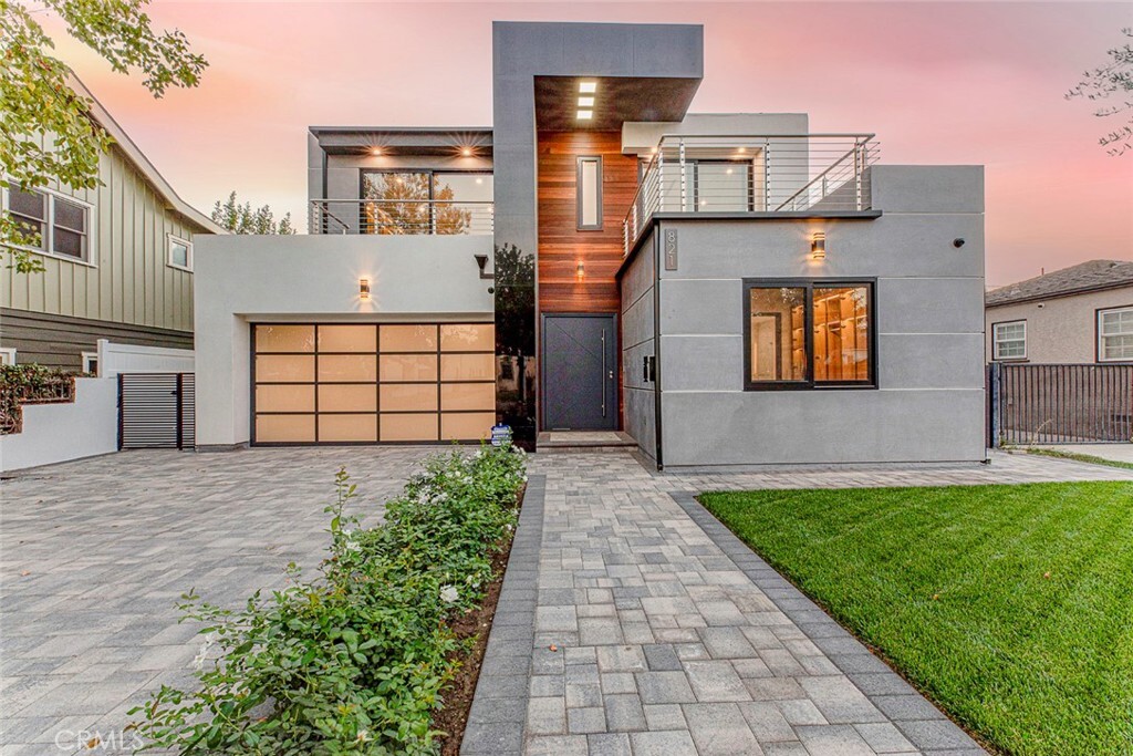 Property Photo: 821 N Pass Avenue CA 91505