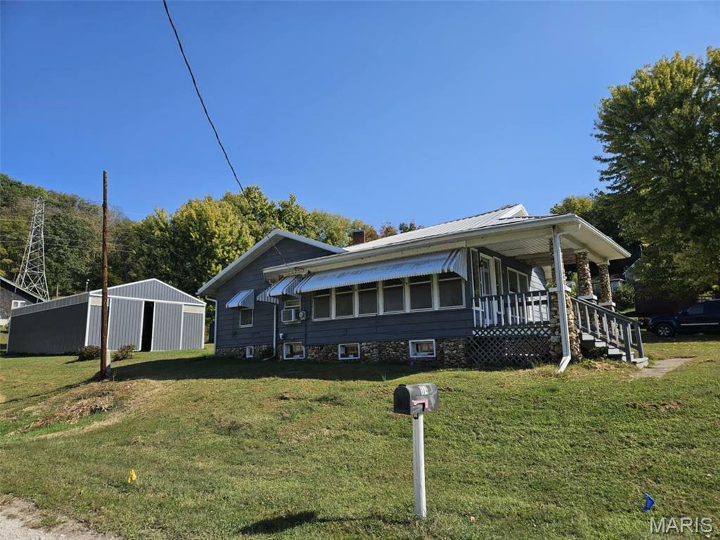 Property Photo: 174 Clinton Street IL 62045