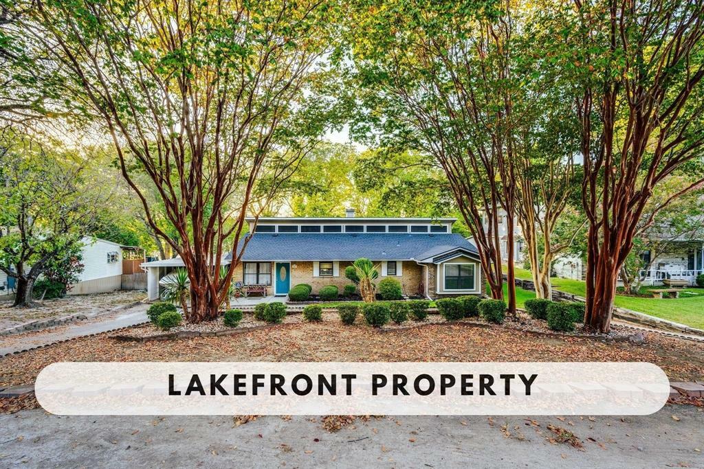 Property Photo:  309 Lakewood Drive  TX 75165 