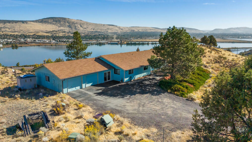 2470 Lindley Way  Klamath Falls OR 97601 photo