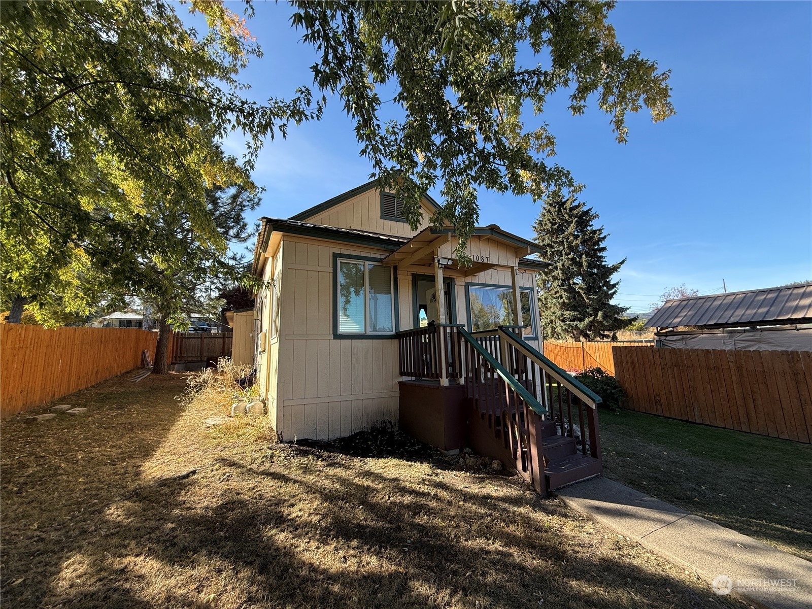 Property Photo:  1087 S Portland Street  WA 99166 