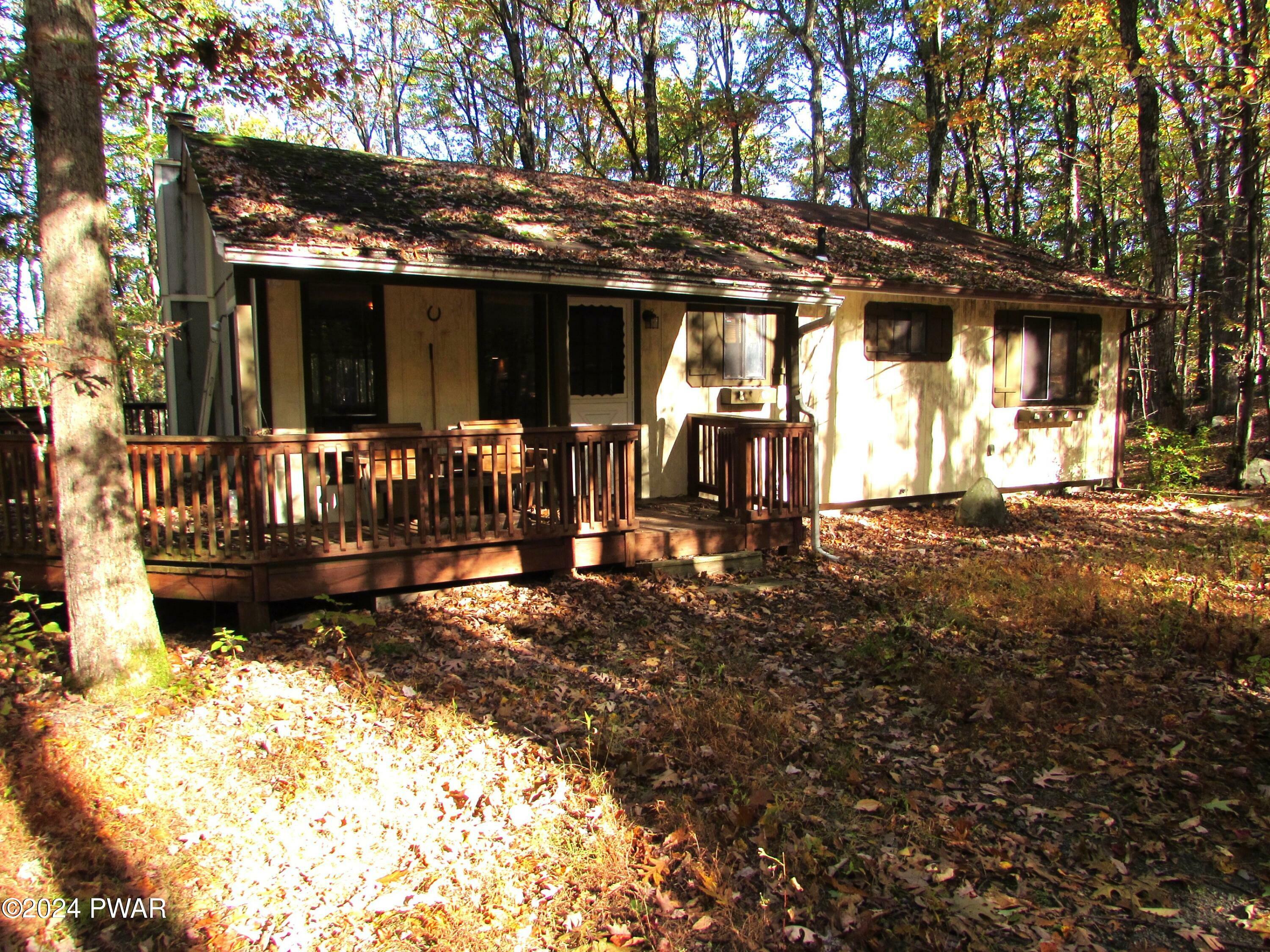 Property Photo:  106 Hickory Drive  PA 18428 